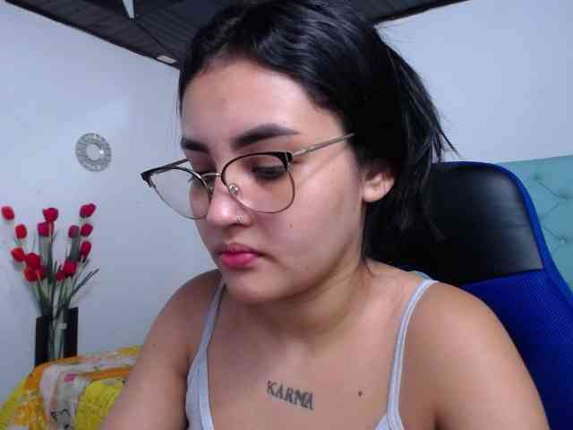 Kathemills235 webcam