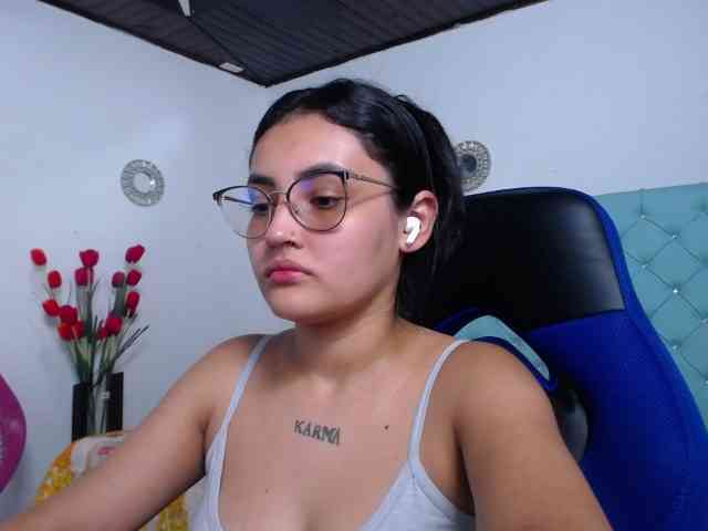 Kathemills235 webcam