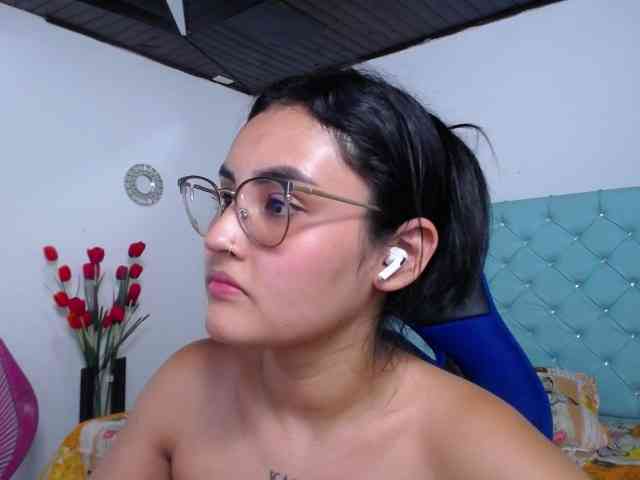 Kathemills235 webcam