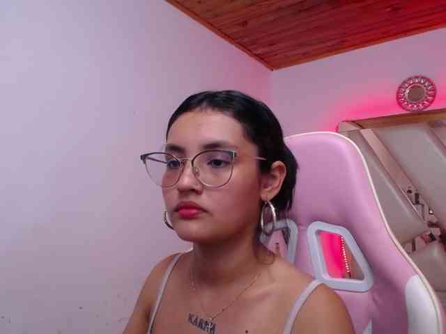 Kathemills235 webcam