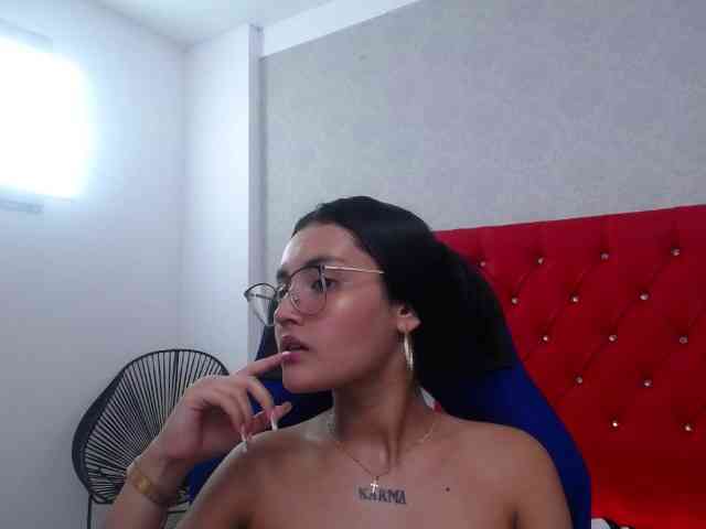 Kathemills235 webcam