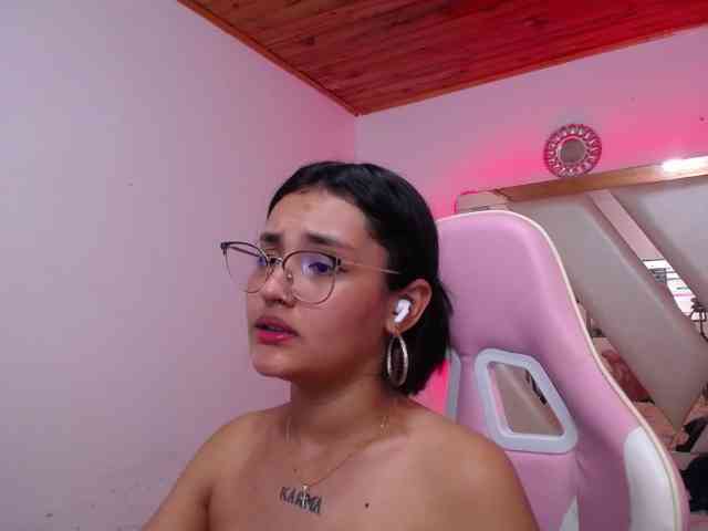 Kathemills235 webcam