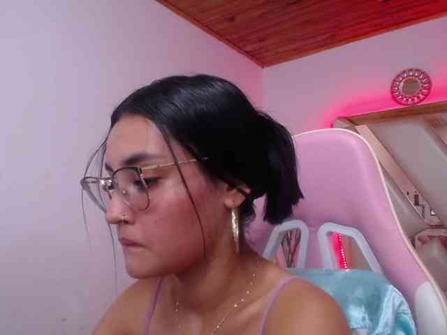 Kathemills235 webcam