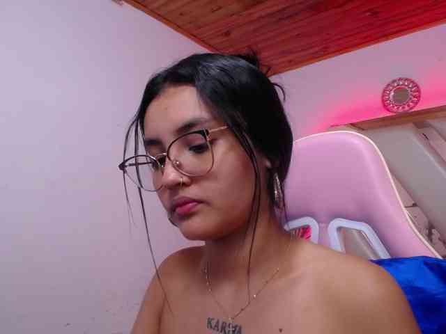 Kathemills235 webcam