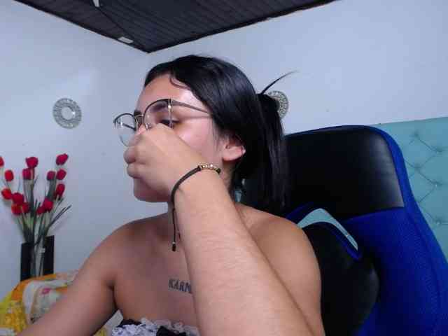 Kathemills235 webcam