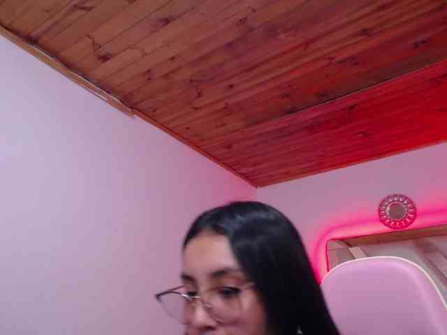 Kathemills235 webcam