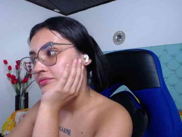 Kathemills235 webcam