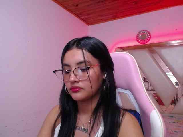 Kathemills235 webcam