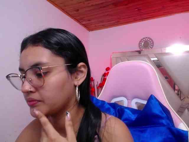 Kathemills235 webcam