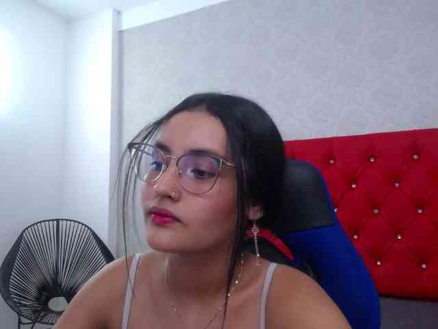 Kathemills235 webcam