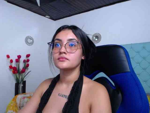 Kathemills235 webcam