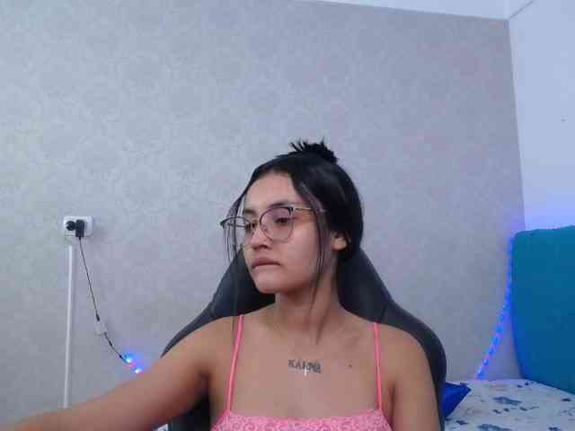 Kathemills235 webcam