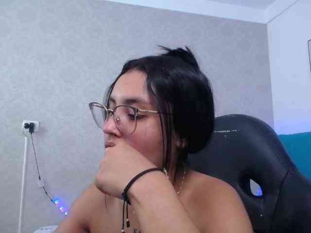 Kathemills235 webcam