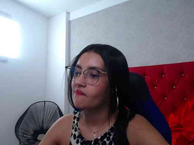 Kathemills235 webcam