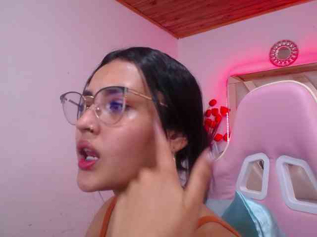 Kathemills235 webcam