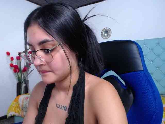 Kathemills235 webcam