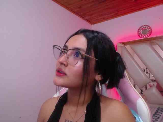 Kathemills235 webcam
