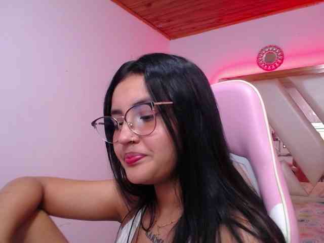 Kathemills235 webcam