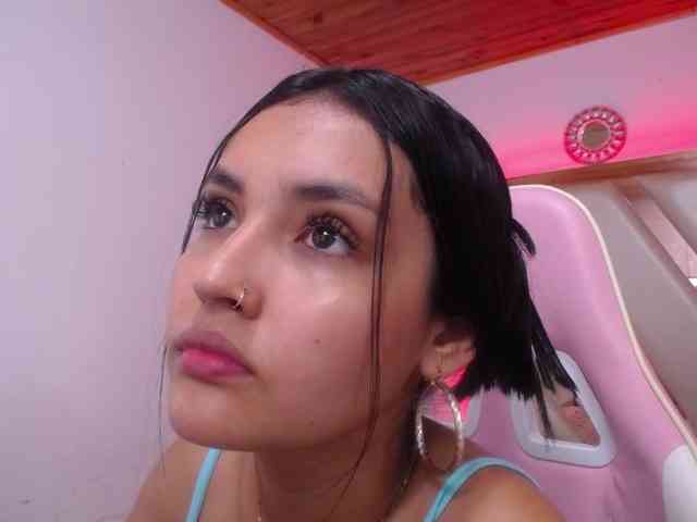 Kathemills235 webcam
