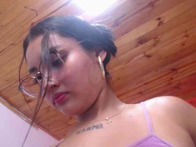 Kathemills235 webcam