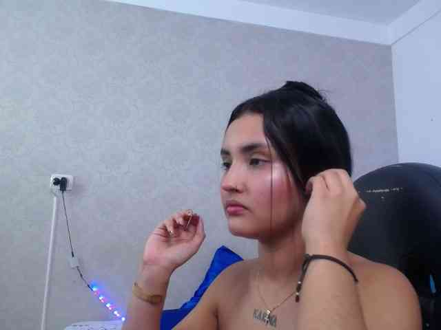 Kathemills235 webcam