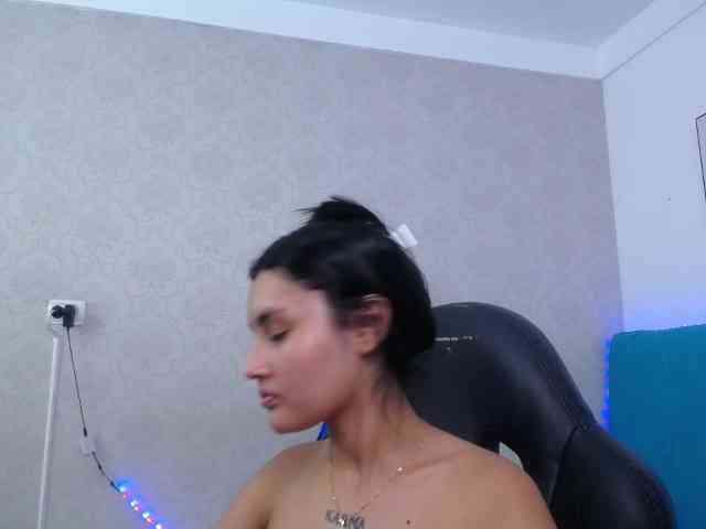 Kathemills235 webcam