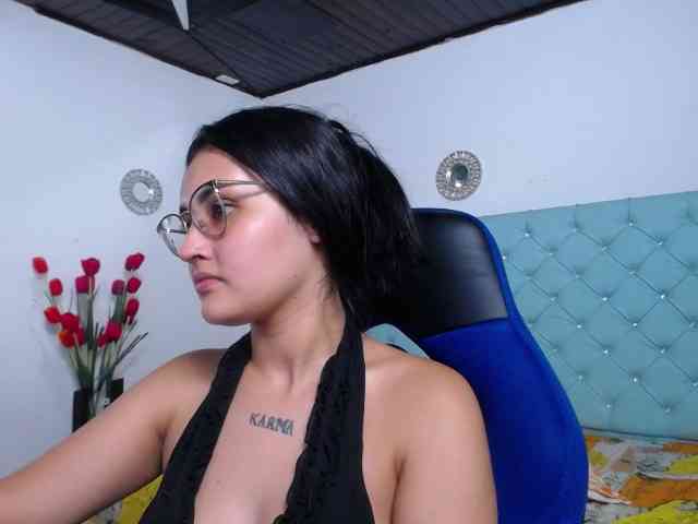 Kathemills235 webcam