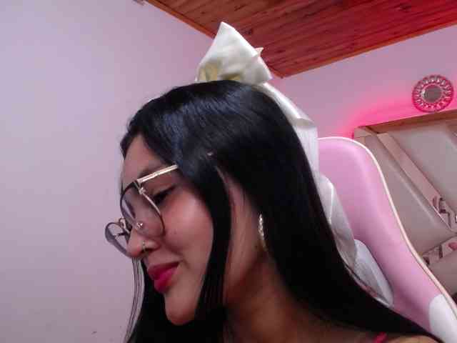 Kathemills235 webcam