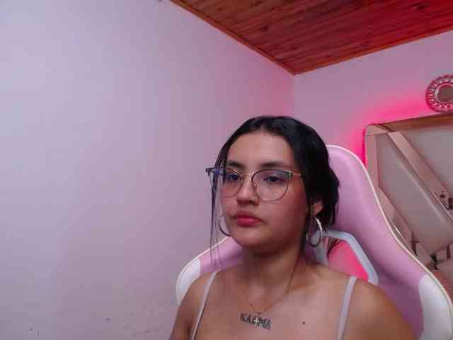 Kathemills235 webcam