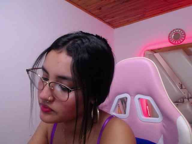 Kathemills235 webcam