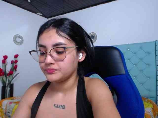 Kathemills235 webcam