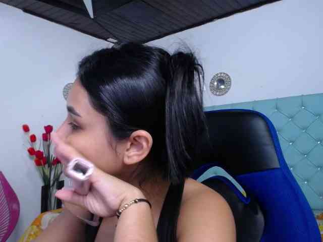 Kathemills235 webcam