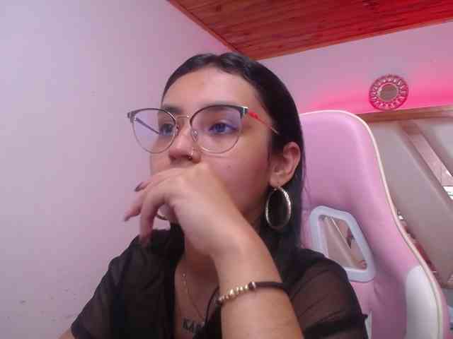 Kathemills235 webcam
