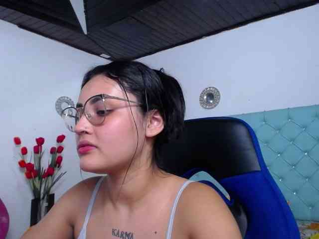 Kathemills235 webcam