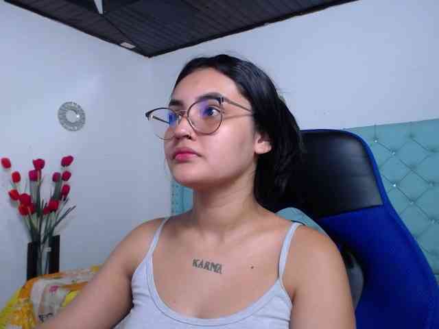 Kathemills235 webcam