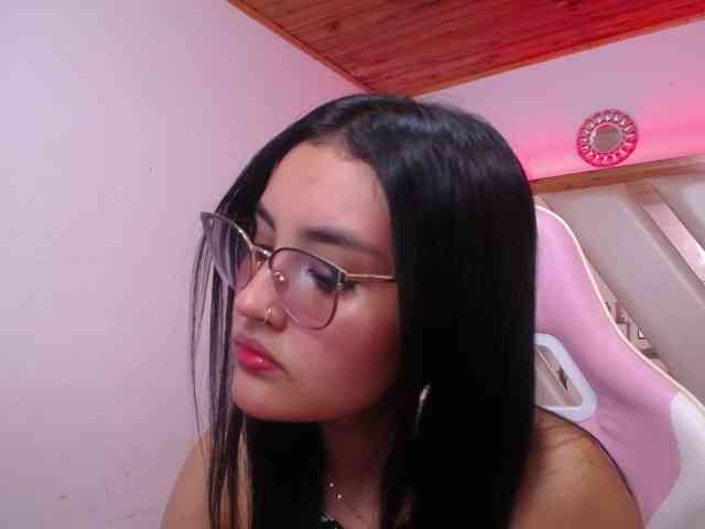 Kathemills235 webcam
