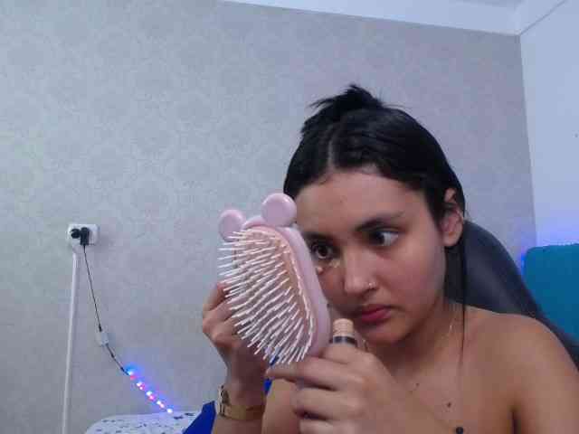 Kathemills235 webcam