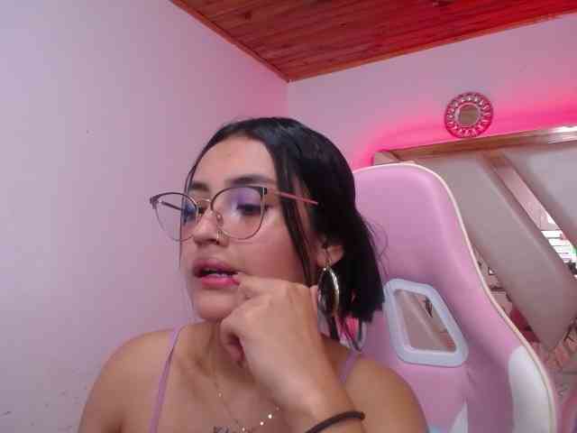 Kathemills235 webcam