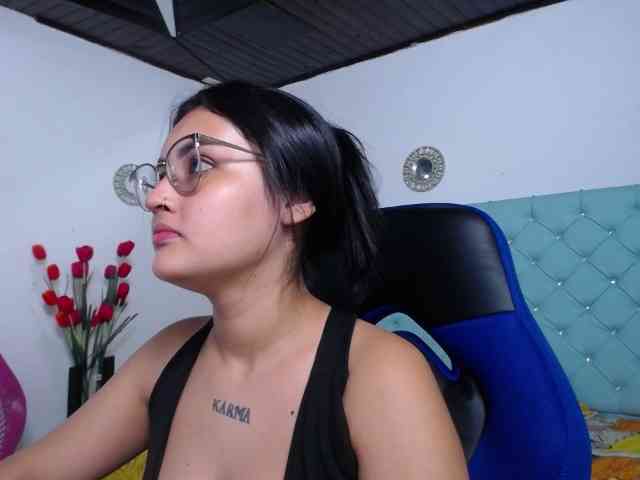 Kathemills235 webcam