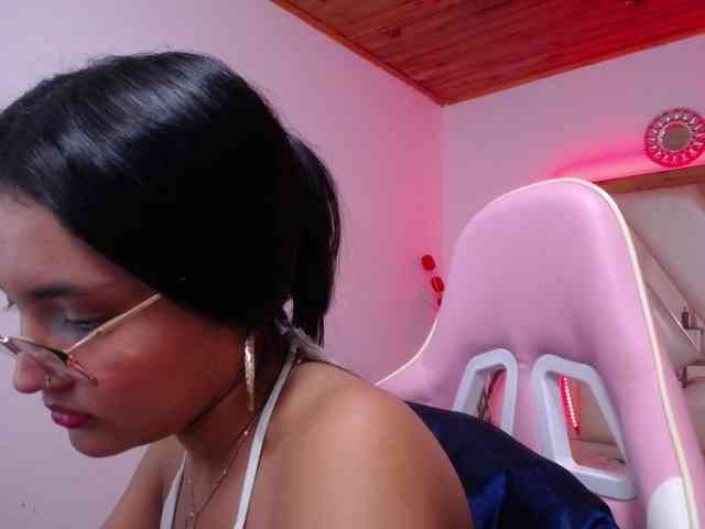 Kathemills235 webcam