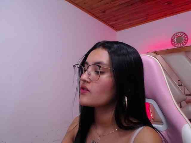 Kathemills235 webcam