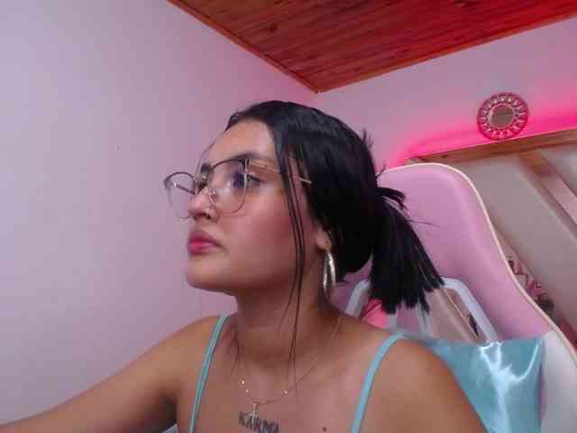 Kathemills235 webcam
