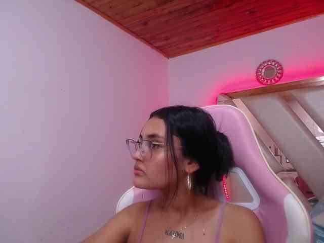 Kathemills235 webcam