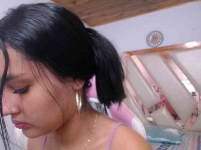 Kathemills235 webcam