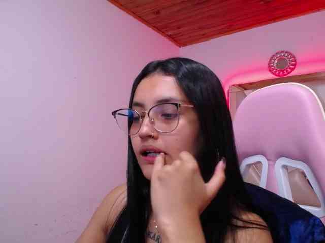 Kathemills235 webcam