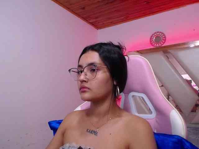 Kathemills235 webcam