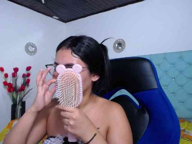 Kathemills235 webcam