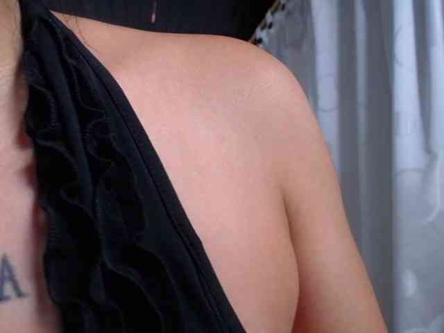 Kathemills235 webcam