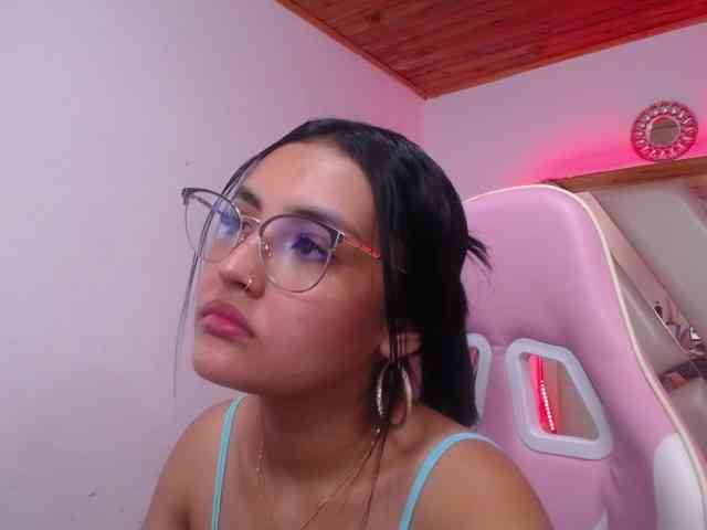 Kathemills235 webcam