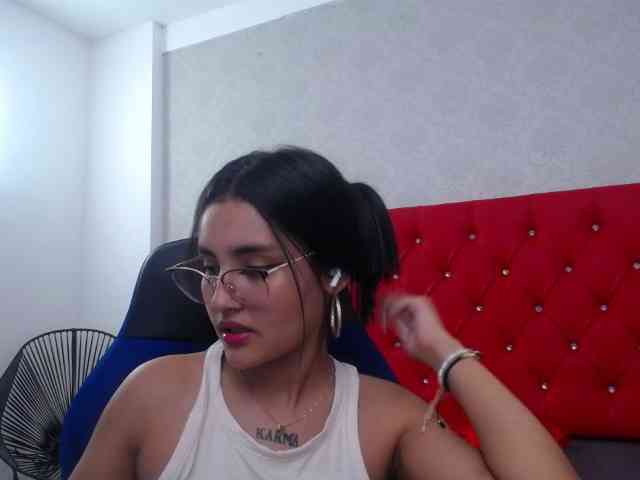 Kathemills235 webcam